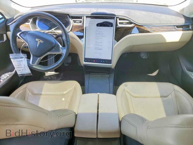 2016 Tesla MODEL S (VIN 5YJSA1E24GF143194) — фото 8 из 15