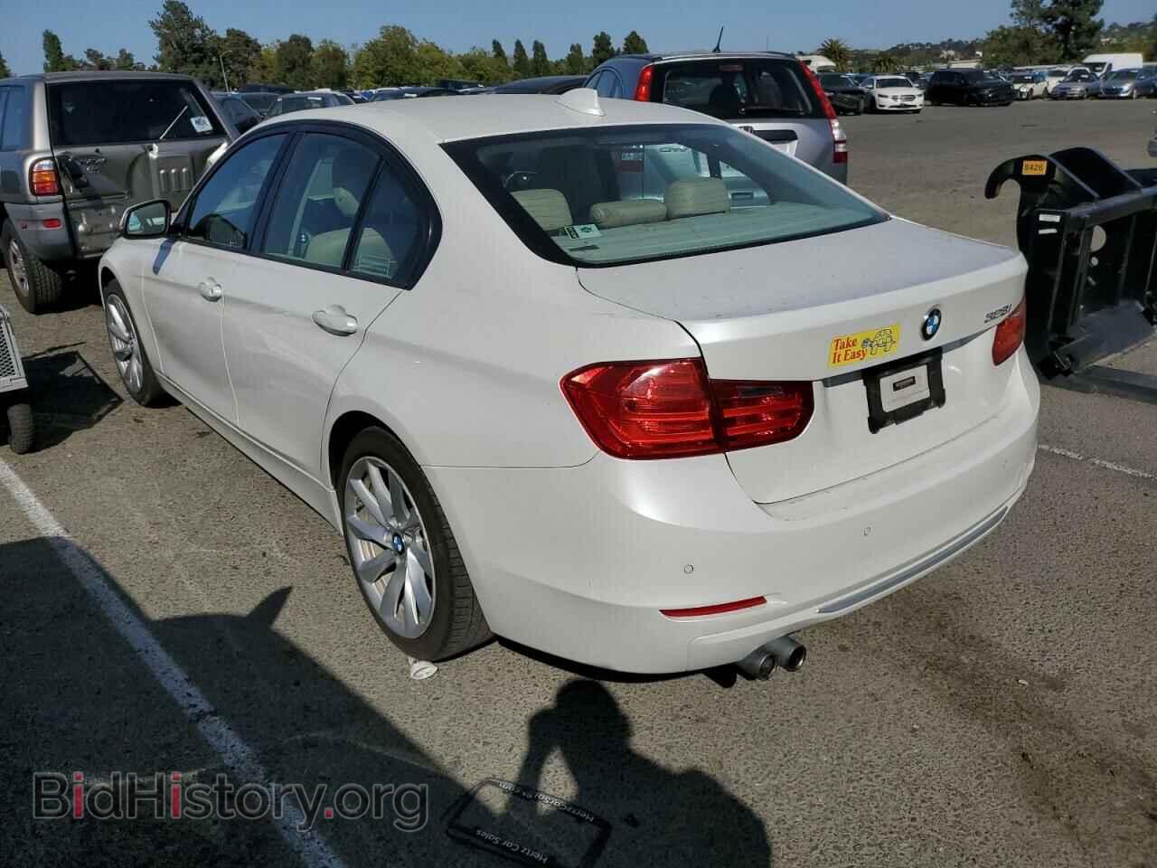 2013 BMW 3 SERIES - VIN: WBA3A5C52DF352818 - Фото 2