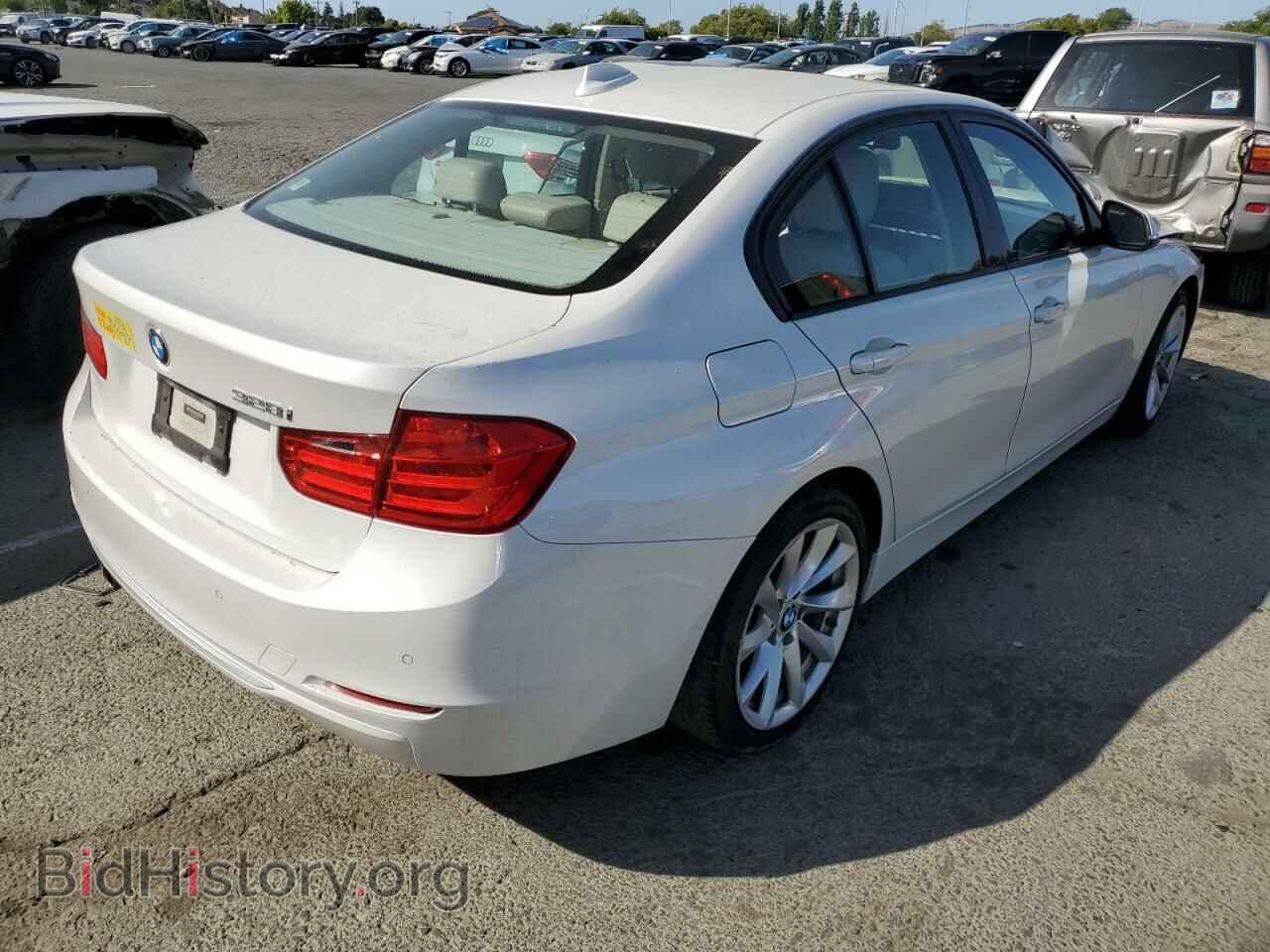 2013 BMW 3 SERIES - VIN: WBA3A5C52DF352818 - Фото 3