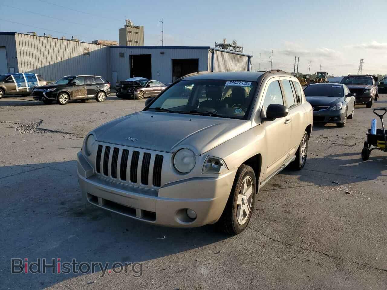 2010 JEEP COMPASS - VIN: 1J4NT4FB3AD558197 - Фото 2