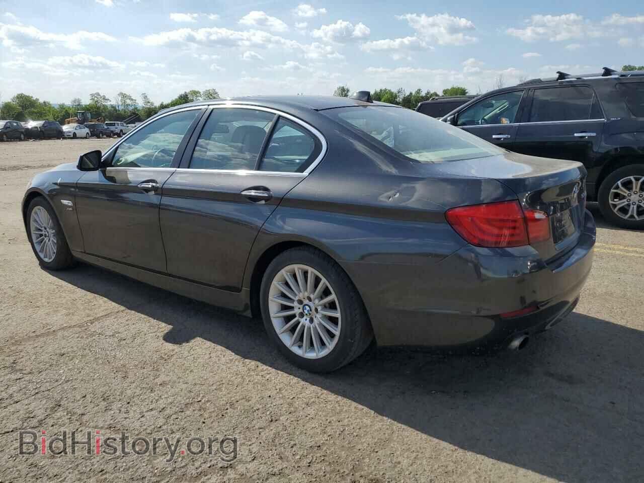 2011 BMW 5 SERIES - VIN: WBAFU7C55BC777724 - Фото 2