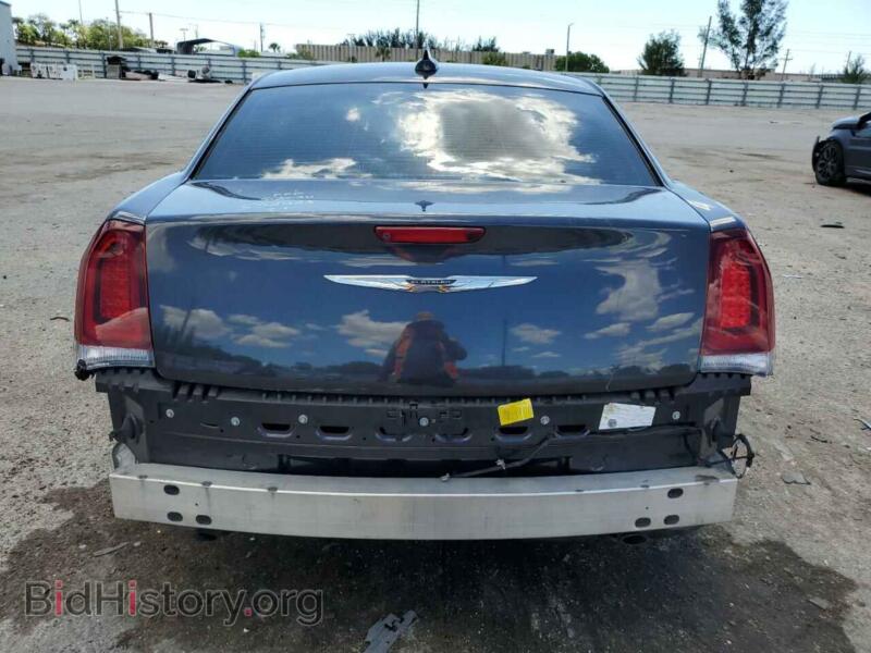 2017 Chrysler 300 (VIN 2C3CCABG6HH552425) — фото 6 из 12