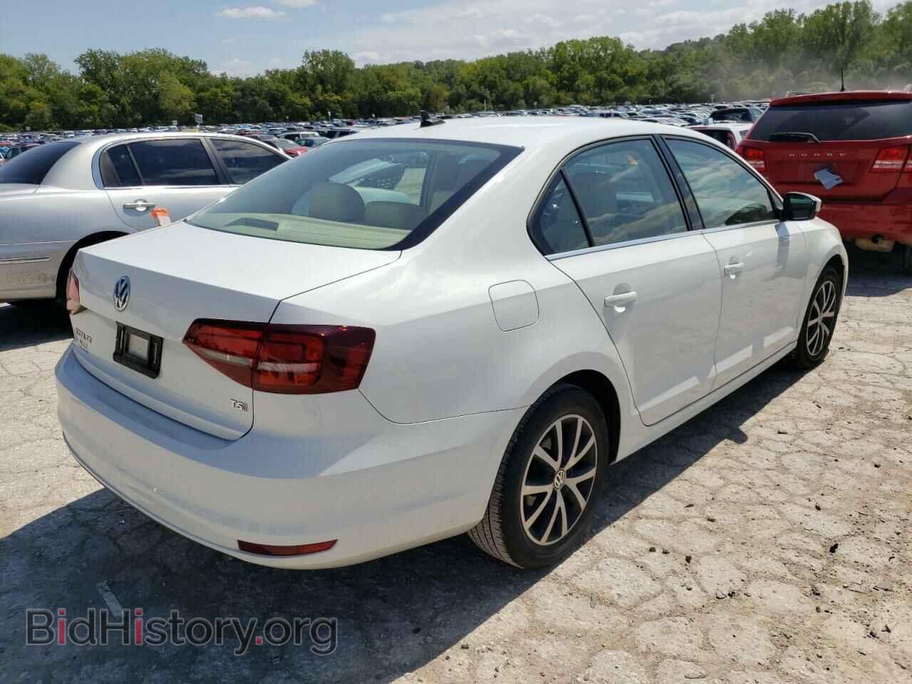 2017 VOLKSWAGEN JETTA - VIN: 3VWDB7AJ1HM270064 - Фото 4