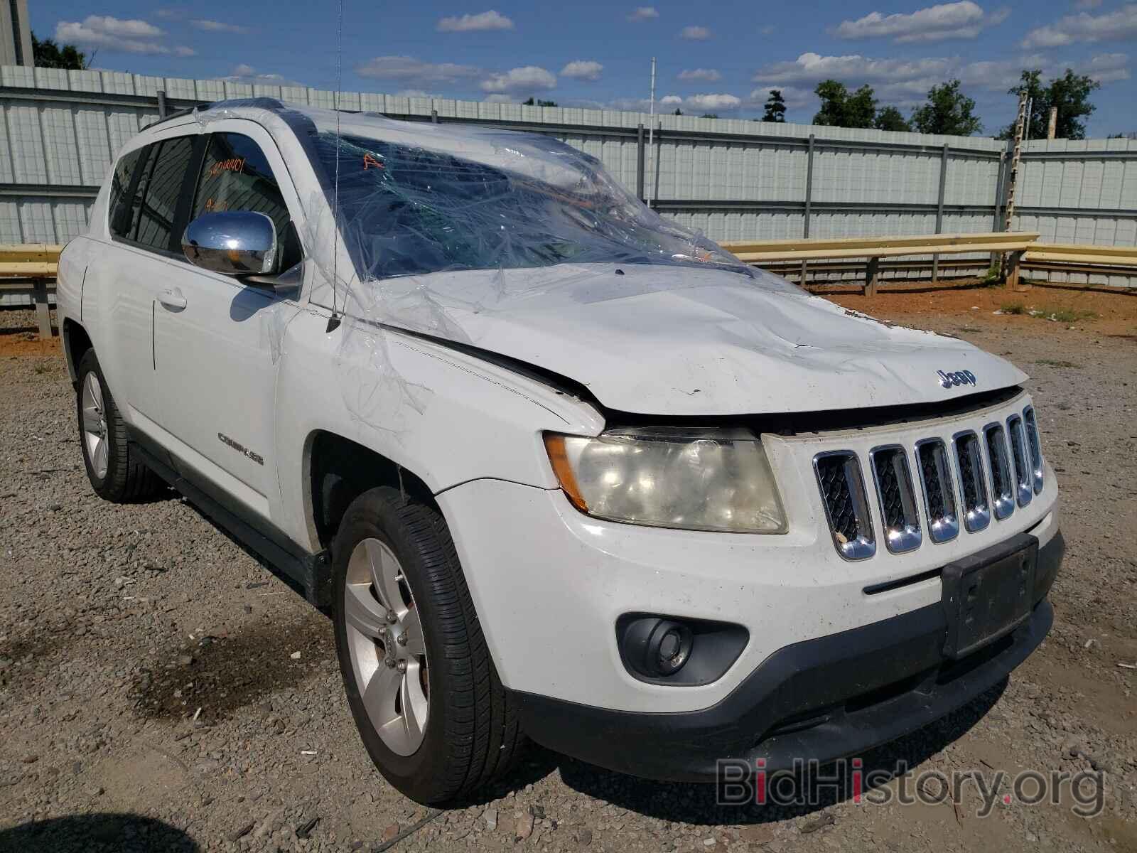 Photo 1J4NF1FBXBD197414 - JEEP COMPASS 2011