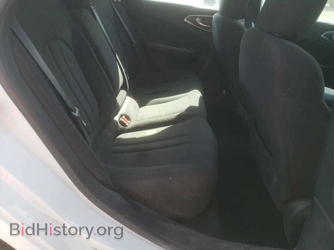 2015 CHRYSLER 200 - VIN: 1C3CCCAB5FN584398 - Фото 6