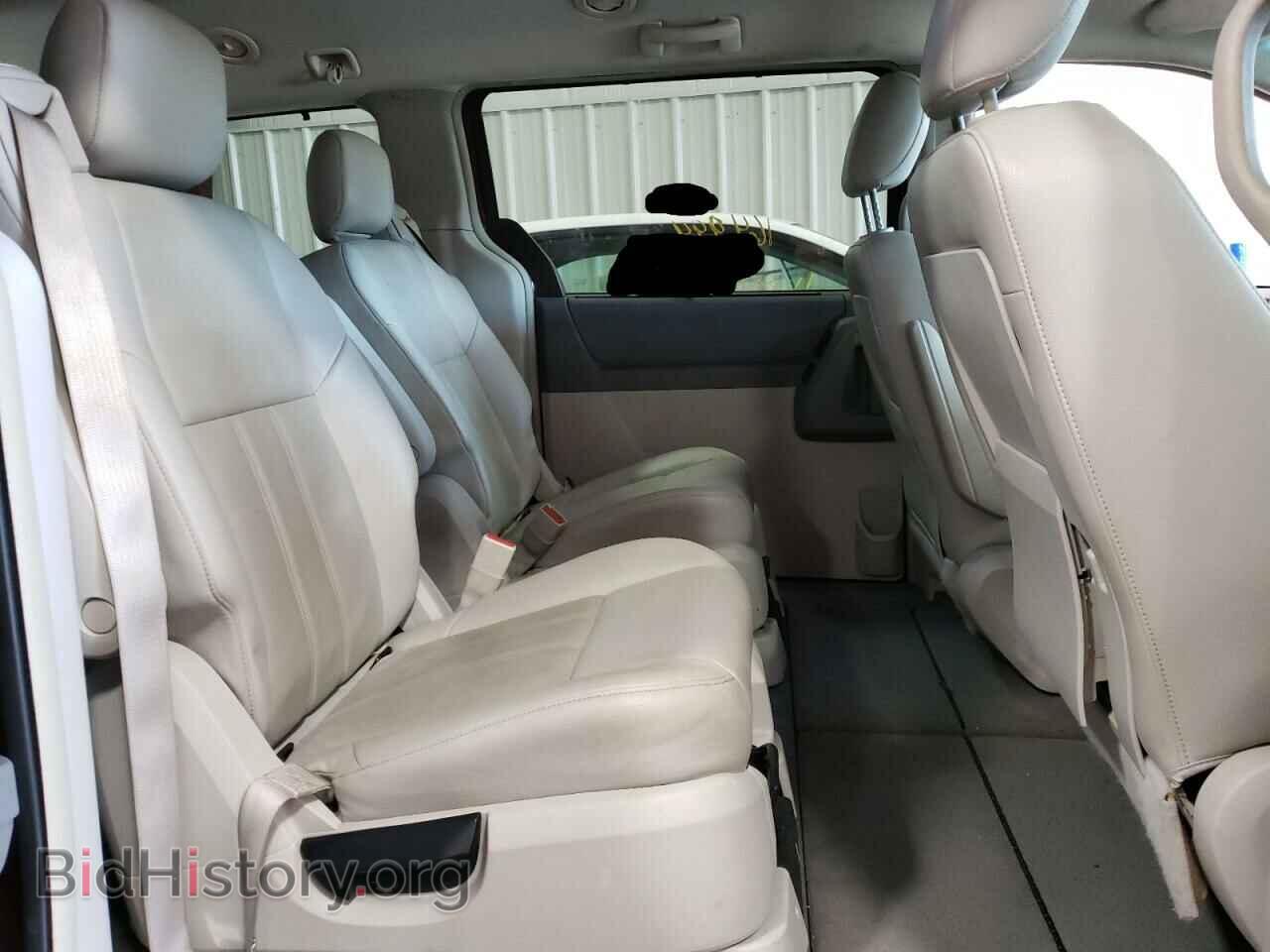 2008 CHRYSLER MINIVAN - VIN: 2A8HR54P48R744630 - Фото 6