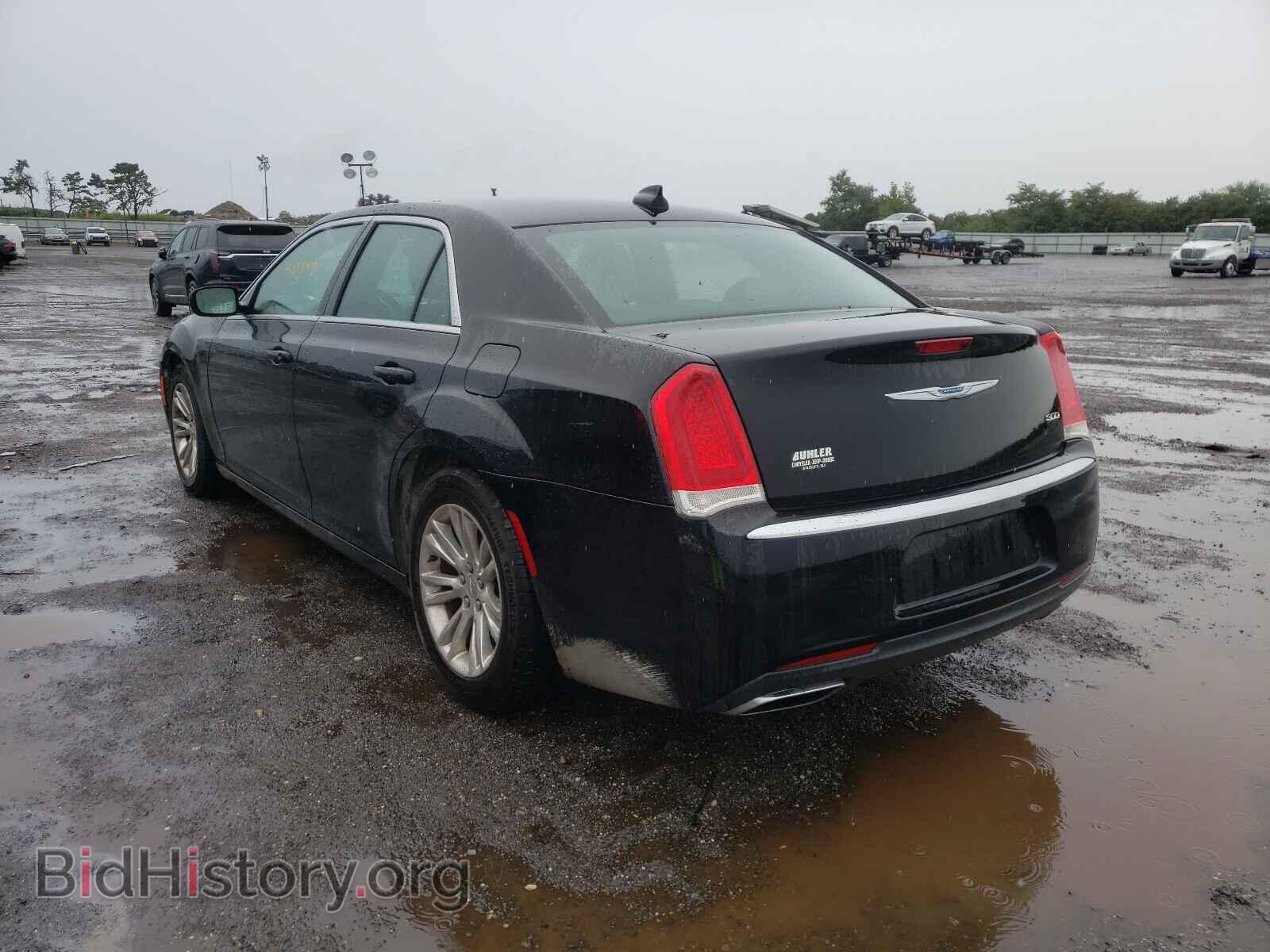 2017 CHRYSLER 300 - VIN: 2C3CCAAG1HH612578 - Фото 3