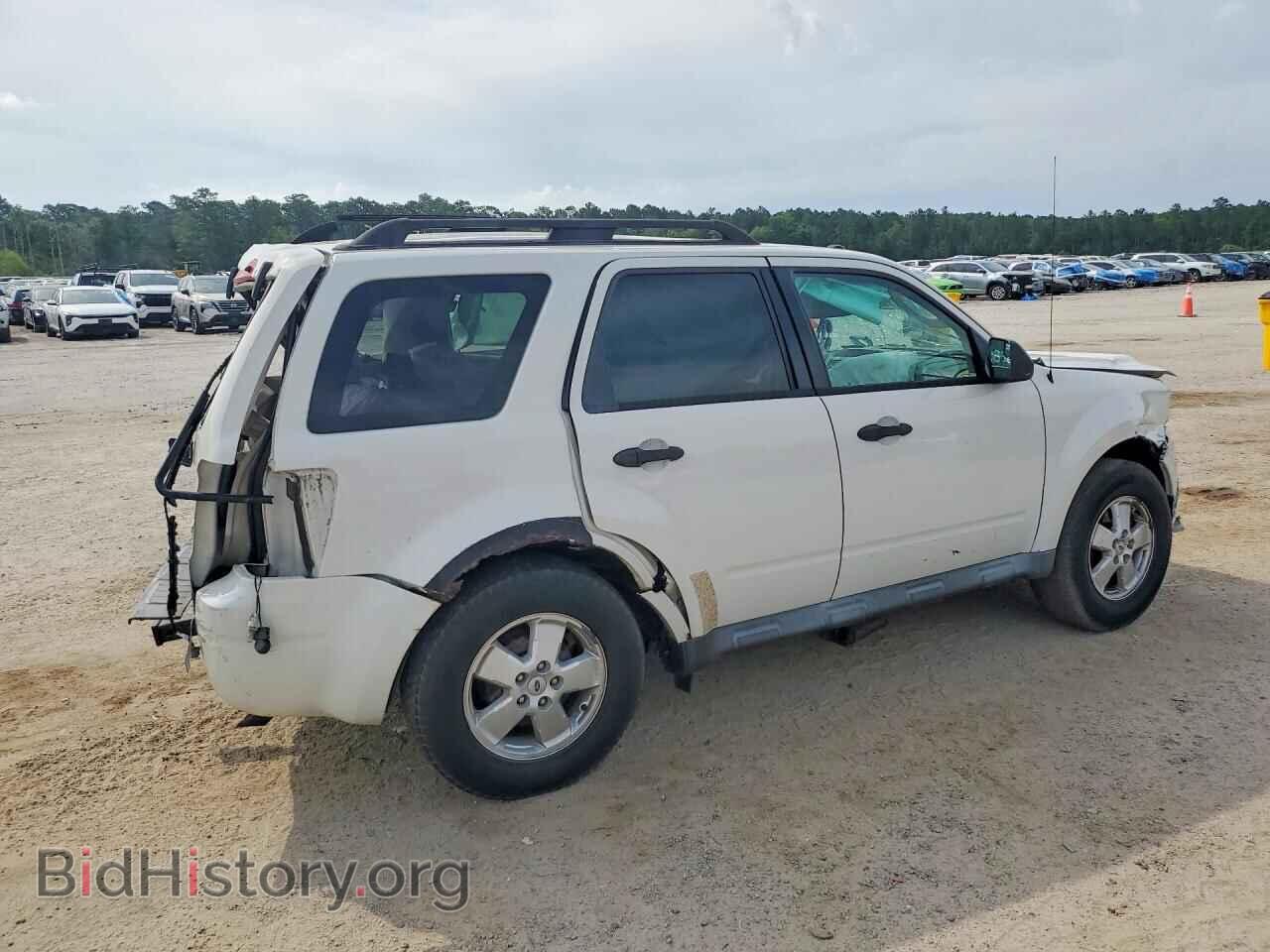 2011 FORD ESCAPE - VIN: 1FMCU9DG1BKC03138 - Фото 3