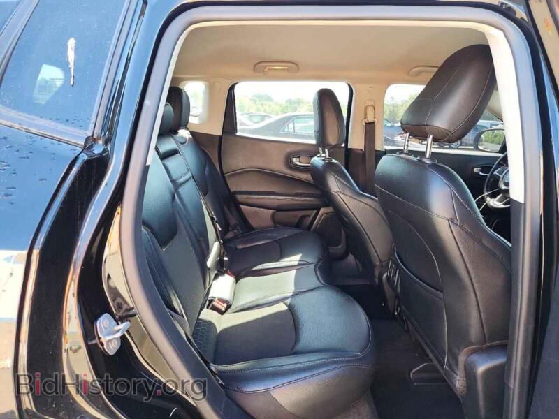 2019 Jeep COMPASS (VIN 3C4NJDBB9KT818051) — photo 11 of 15