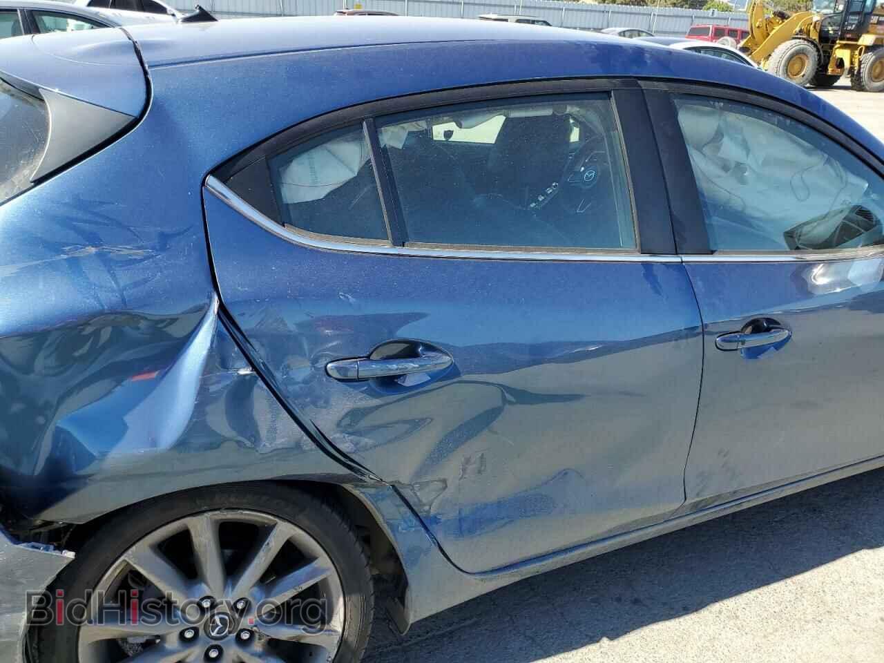 2018 MAZDA 3 - VIN: 3MZBN1L30JM261176 - Фото 10