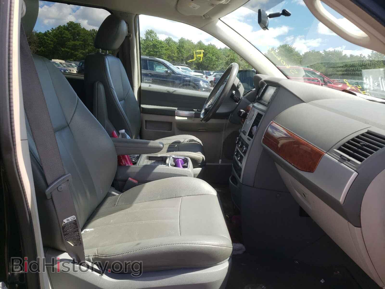 2008 CHRYSLER MINIVAN - VIN: 2A8HR54P08R758251 - Фото 5