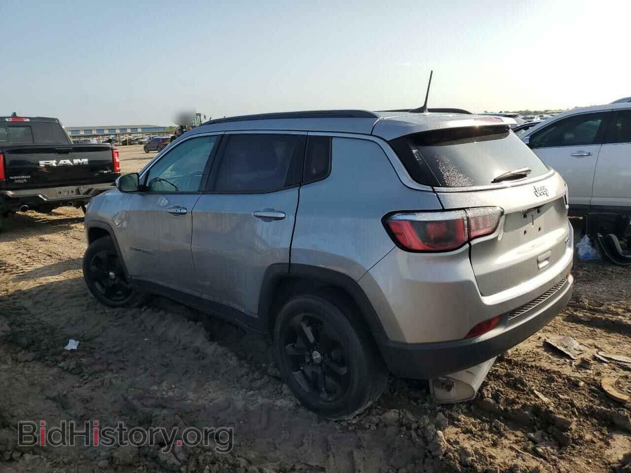 2019 JEEP COMPASS - VIN: 3C4NJCBB2KT855811 - Фото 2