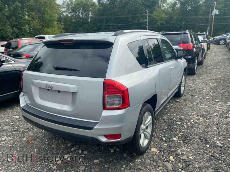 2012 Jeep COMPASS (VIN 1C4NJDBB9CD520526) — photo 4 of 10