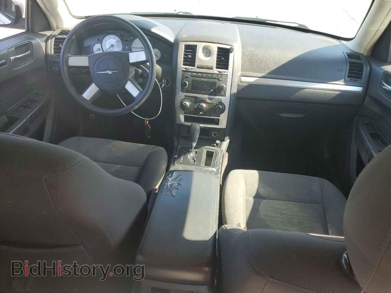 2009 CHRYSLER 300 - VIN: 2C3KA43D49H632282 - Фото 8