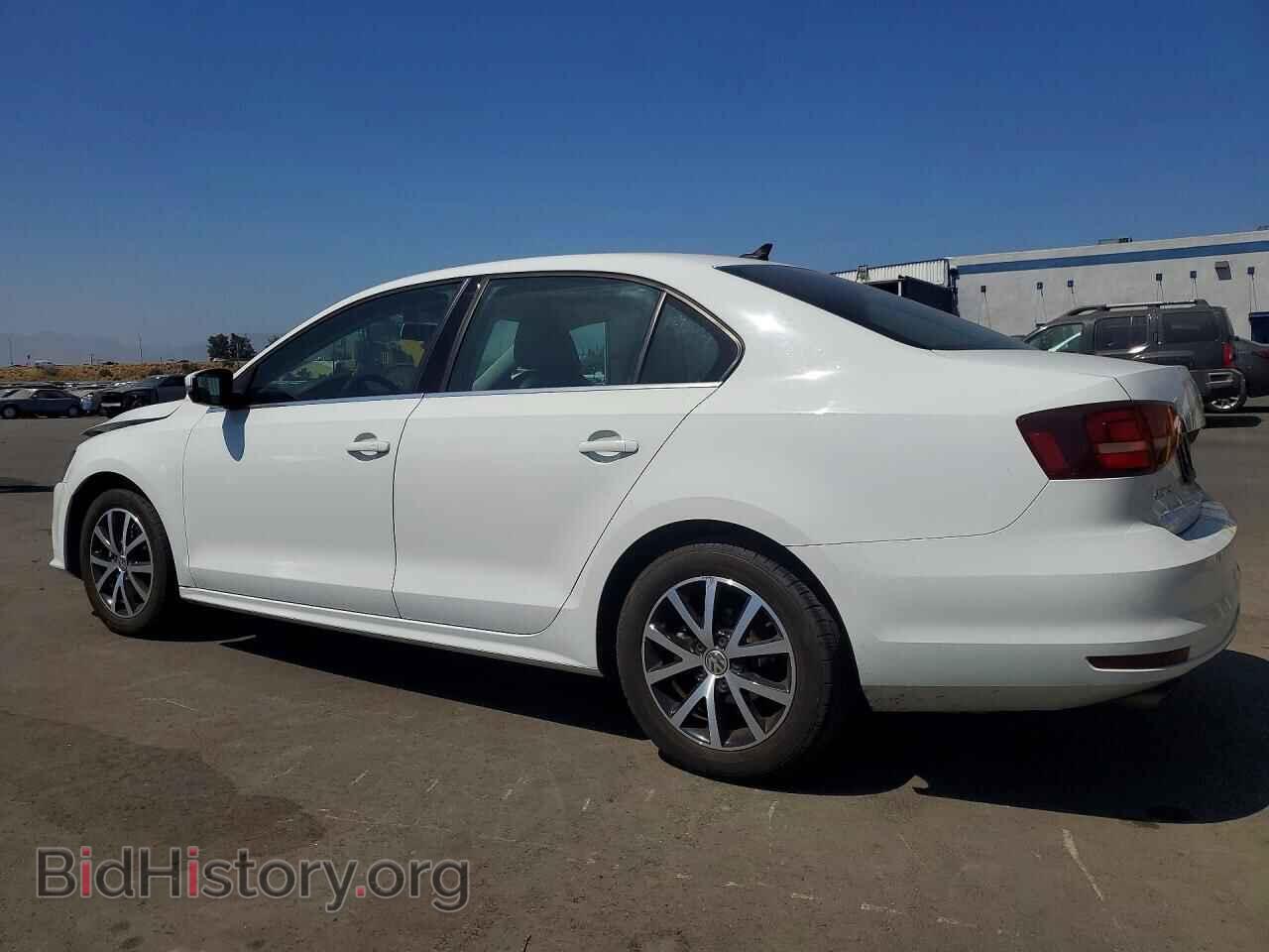 2017 VOLKSWAGEN JETTA - VIN: 3VWDB7AJ9HM266165 - Фото 2