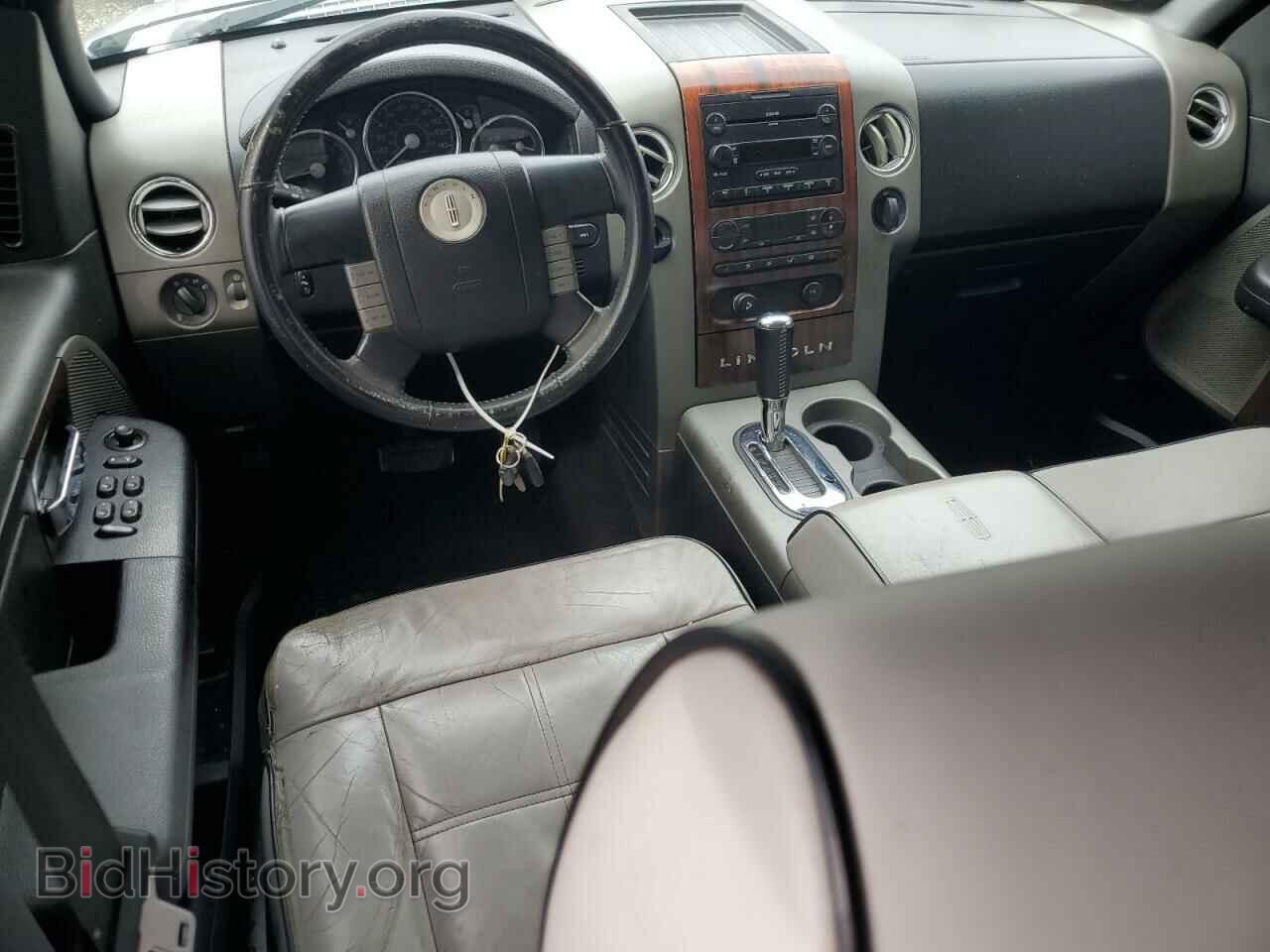 2006 LINCOLN MARK LT - VIN: 5LTPW16506FJ04531 - Фото 8
