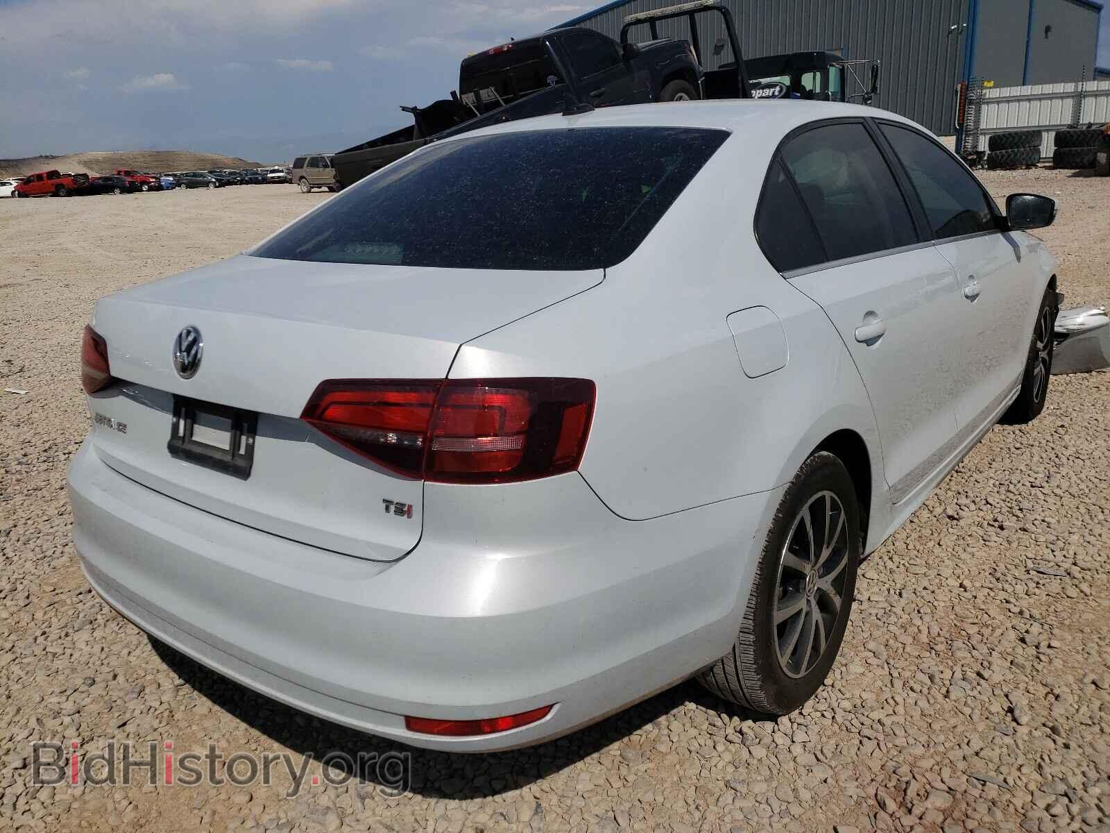 2017 VOLKSWAGEN JETTA - VIN: 3VWDB7AJ5HM390126 - Фото 4