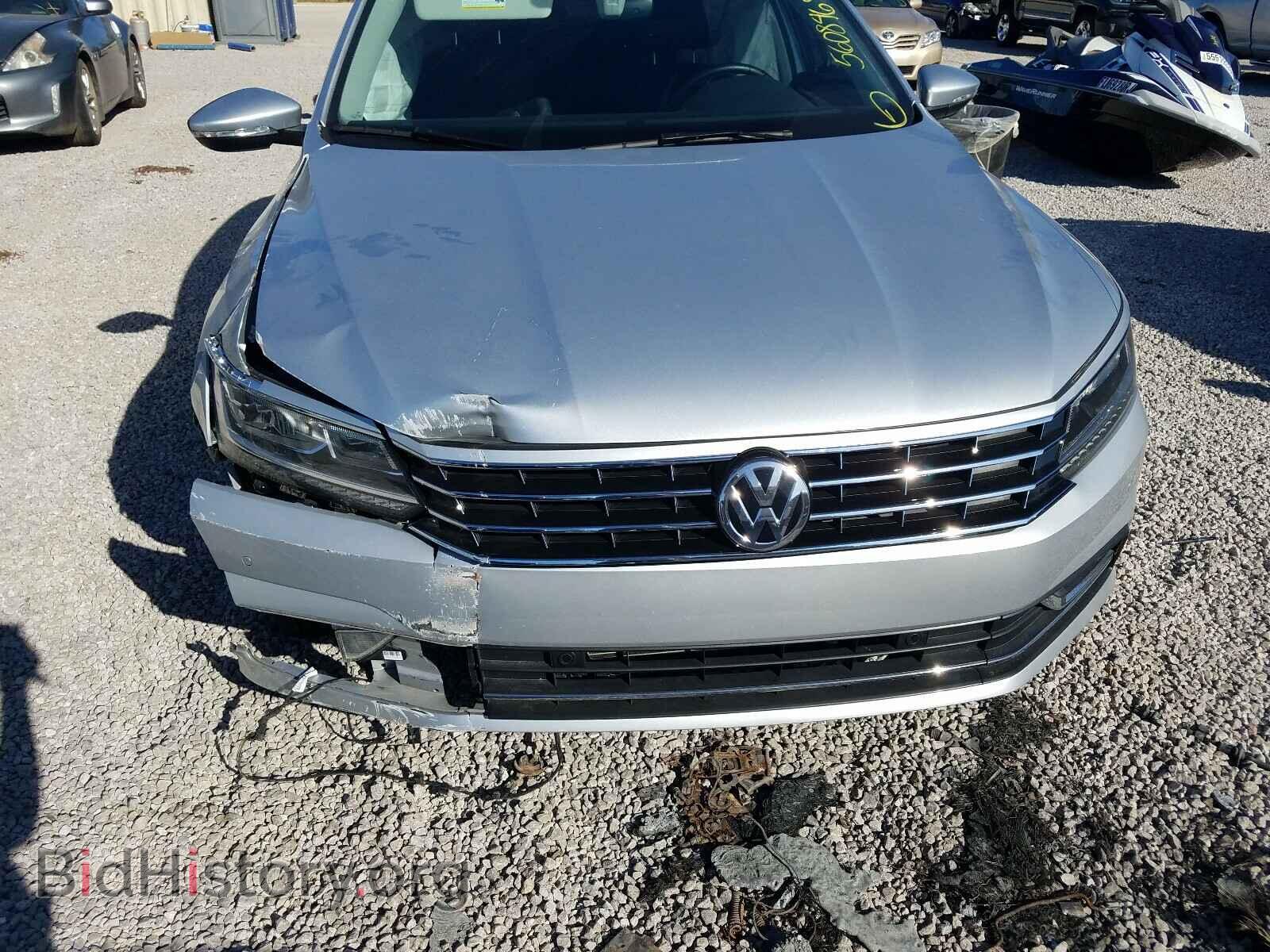 2017 VOLKSWAGEN PASSAT - VIN: 1VWCT7A38HC081696 - Фото 9