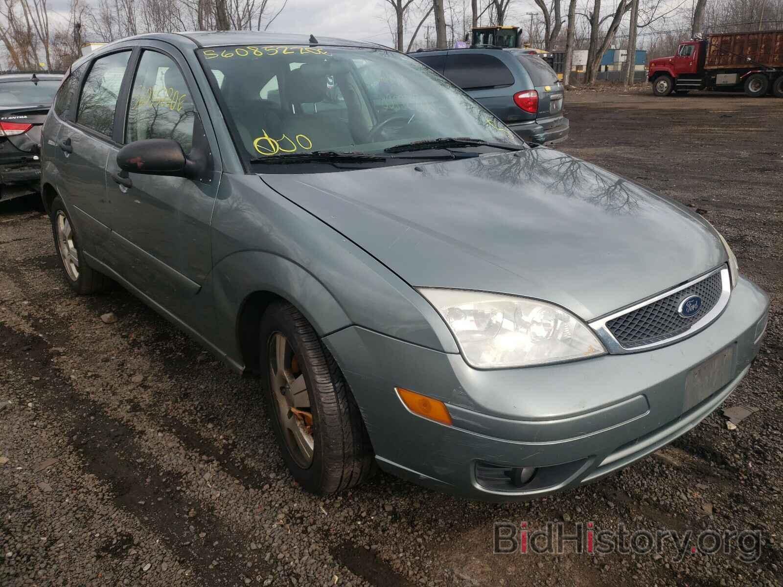 Photo 3FAFP37NX5R126629 - FORD FOCUS 2005