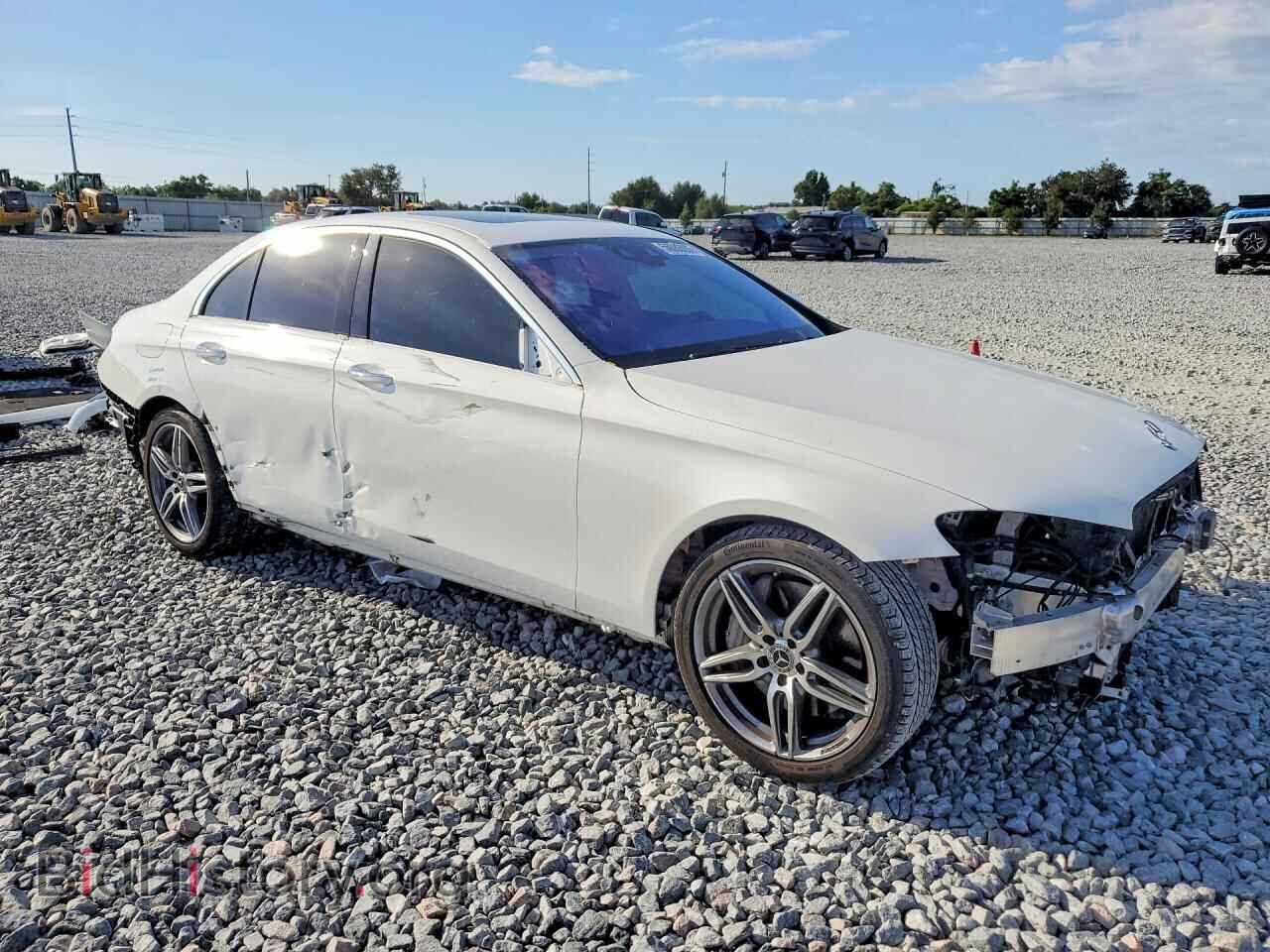 2018 MERCEDES-BENZ E-CLASS - VIN: WDDZF4JB2JA315851 - Фото 4