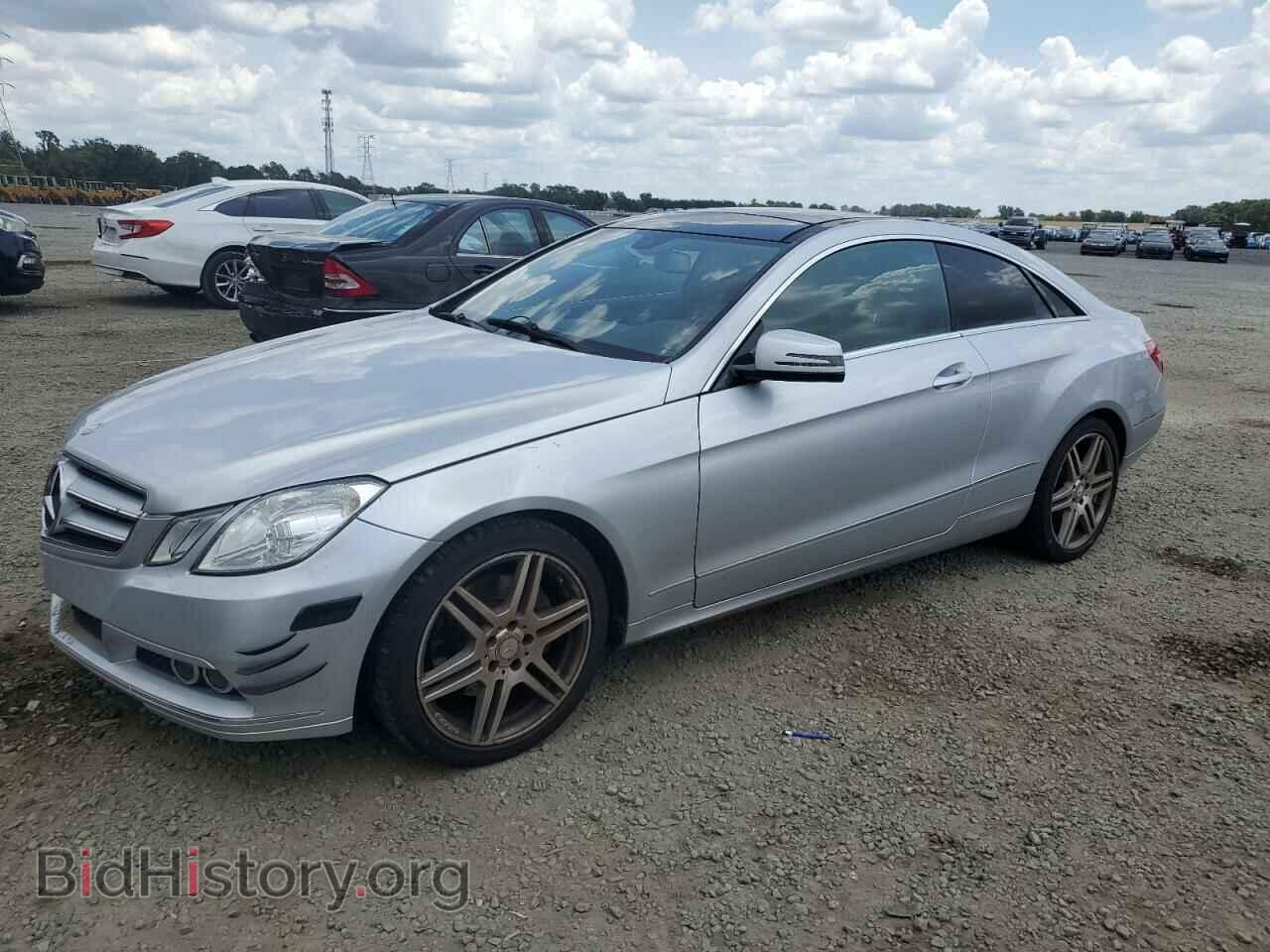 Photo WDDKJ5GB5BF088656 - MERCEDES-BENZ E-CLASS 2011