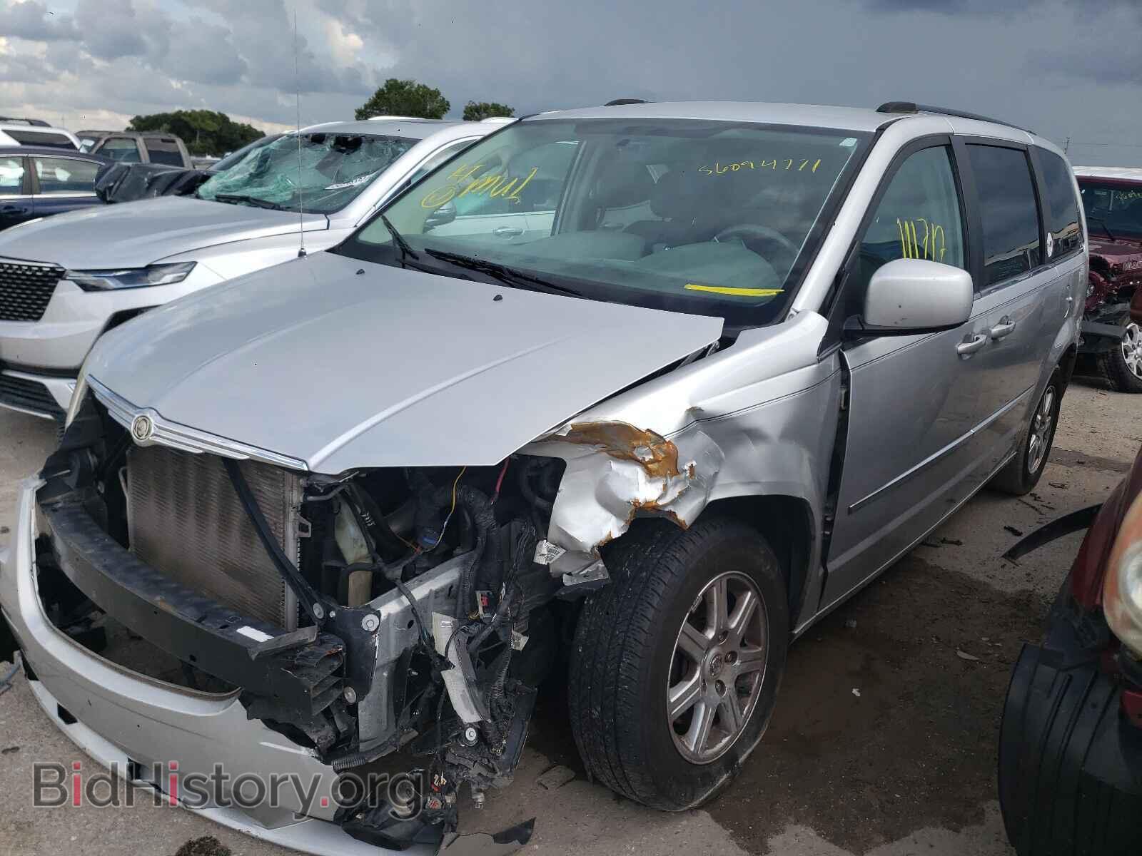 2010 CHRYSLER MINIVAN - VIN: 2A4RR5D11AR319034 - Фото 2