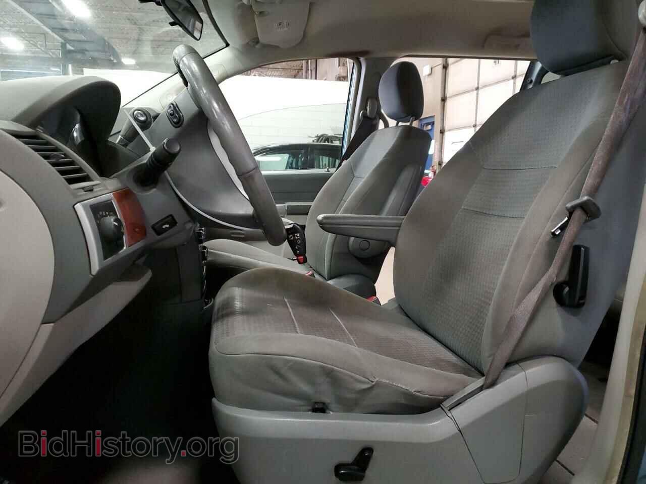 2008 CHRYSLER MINIVAN - VIN: 2A8HR54P28R799223 - Фото 7