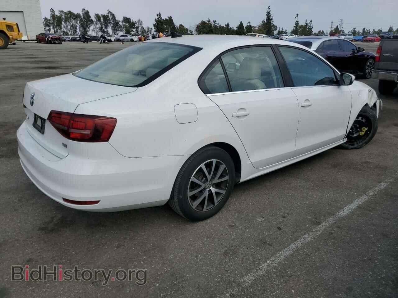 2017 VOLKSWAGEN JETTA - VIN: 3VWDB7AJ7HM211956 - Фото 3