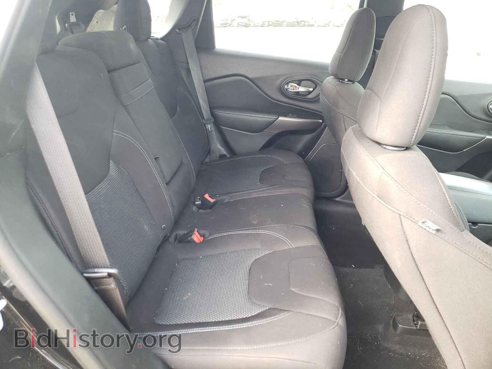 2019 JEEP CHEROKEE - VIN: 1C4PJLCB1KD297771 - Фото 6