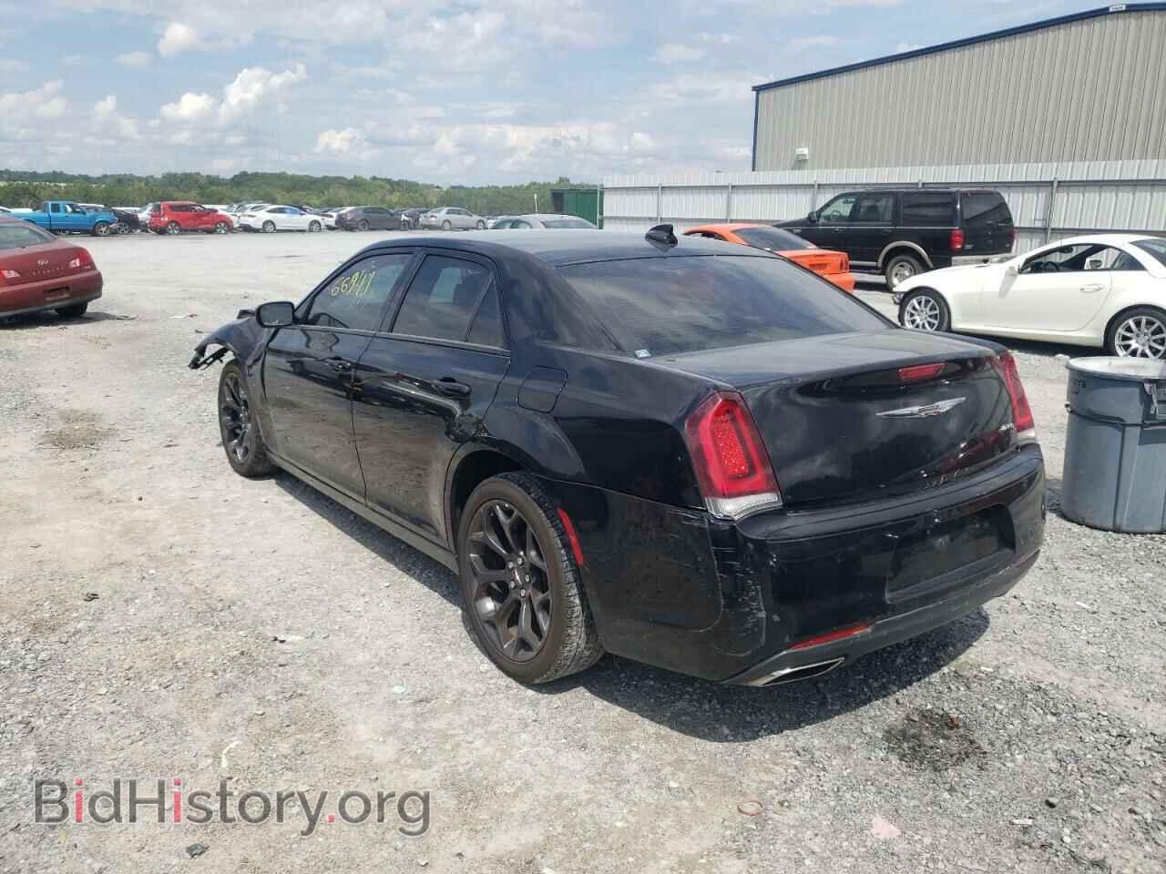 2019 CHRYSLER 300 - VIN: 2C3CCABG5KH698872 - Фото 3