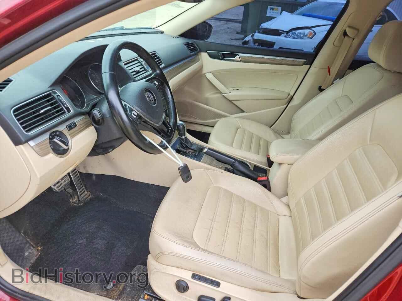 2017 VOLKSWAGEN PASSAT - VIN: 1VWCT7A33HC049576 - Фото 7