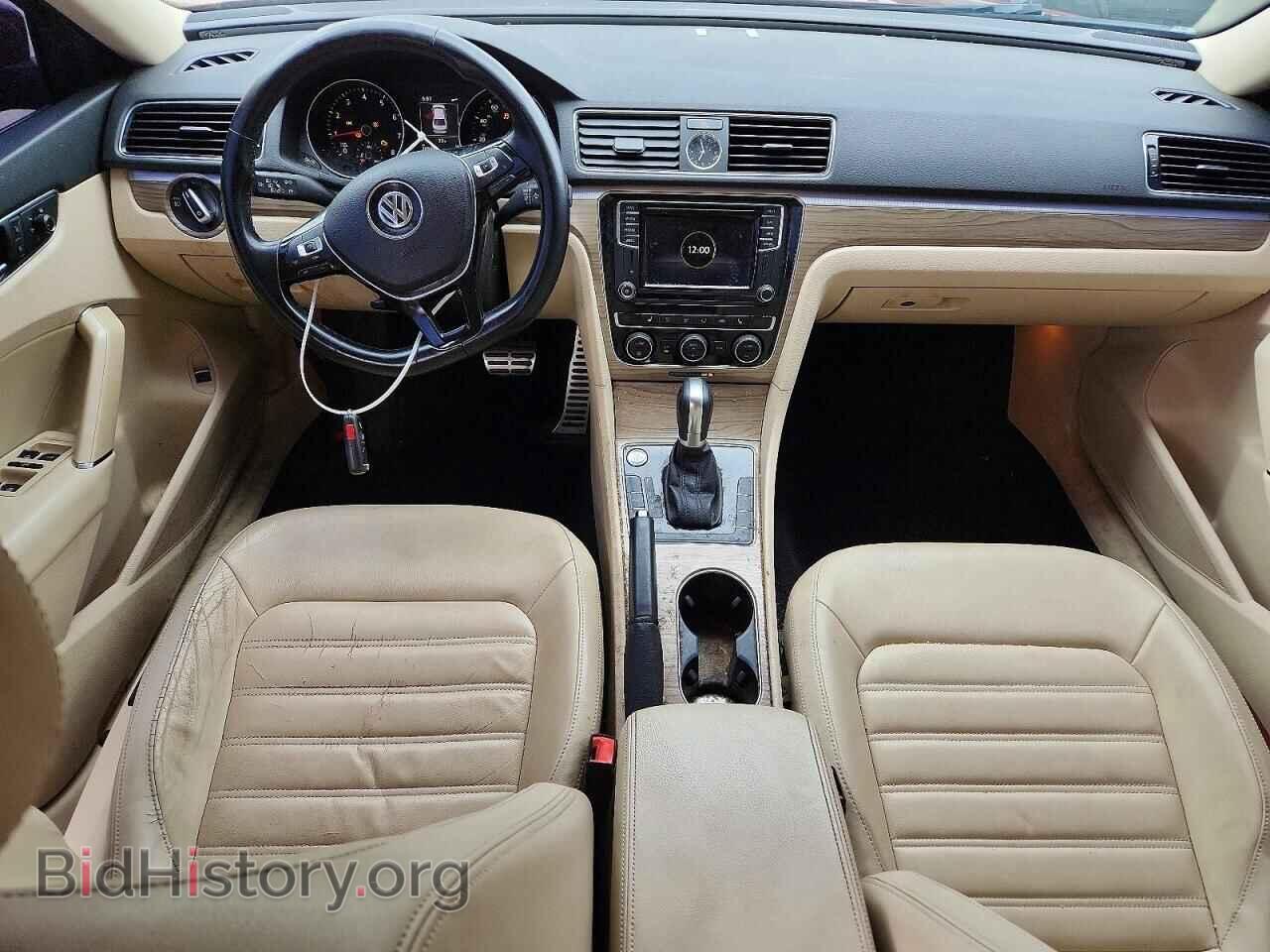 2017 VOLKSWAGEN PASSAT - VIN: 1VWCT7A33HC049576 - Фото 8