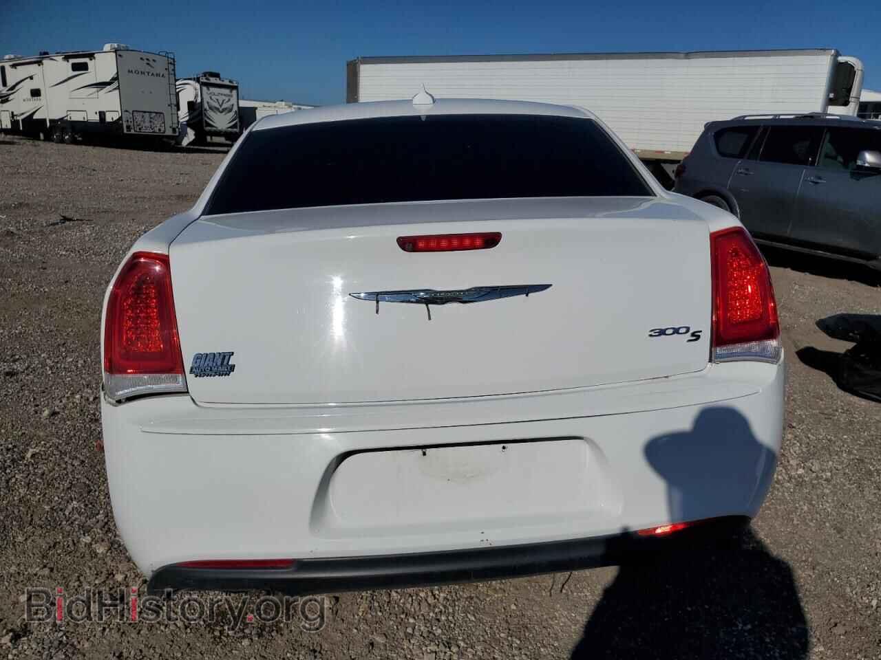 2019 CHRYSLER 300 - VIN: 2C3CCABG3KH609493 - Фото 6