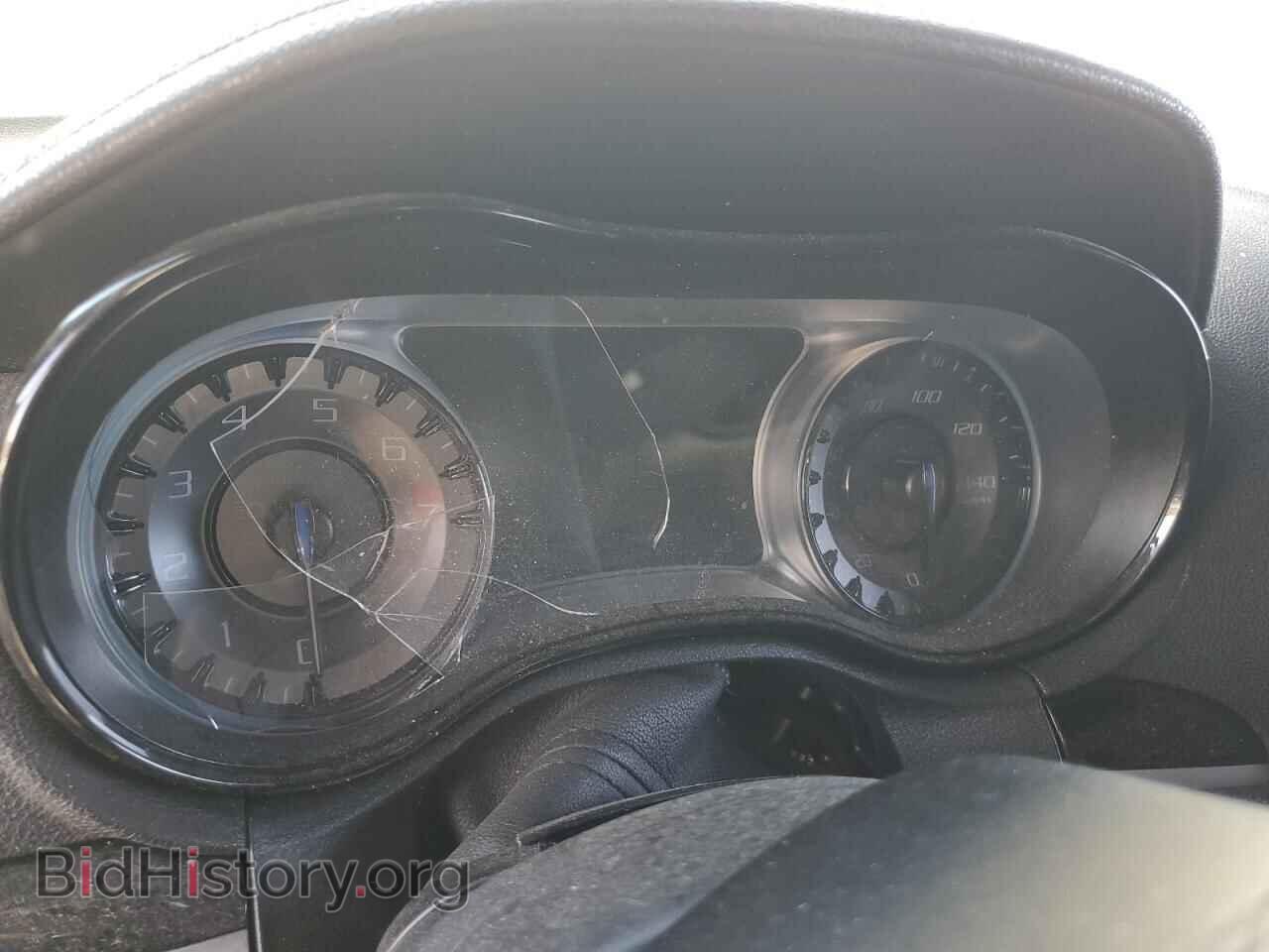 2019 CHRYSLER 300 - VIN: 2C3CCABG3KH609493 - Фото 9