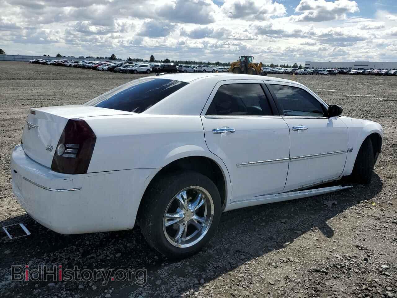 2010 CHRYSLER 300 - VIN: 2C3CA5CV0AH324694 - Фото 3