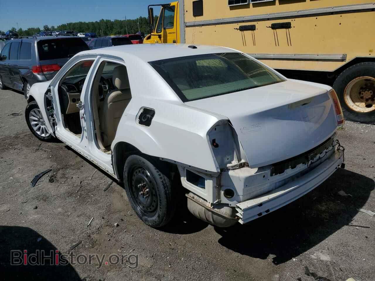 2013 CHRYSLER 300 - VIN: 2C3CCAAG6DH739322 - Фото 2