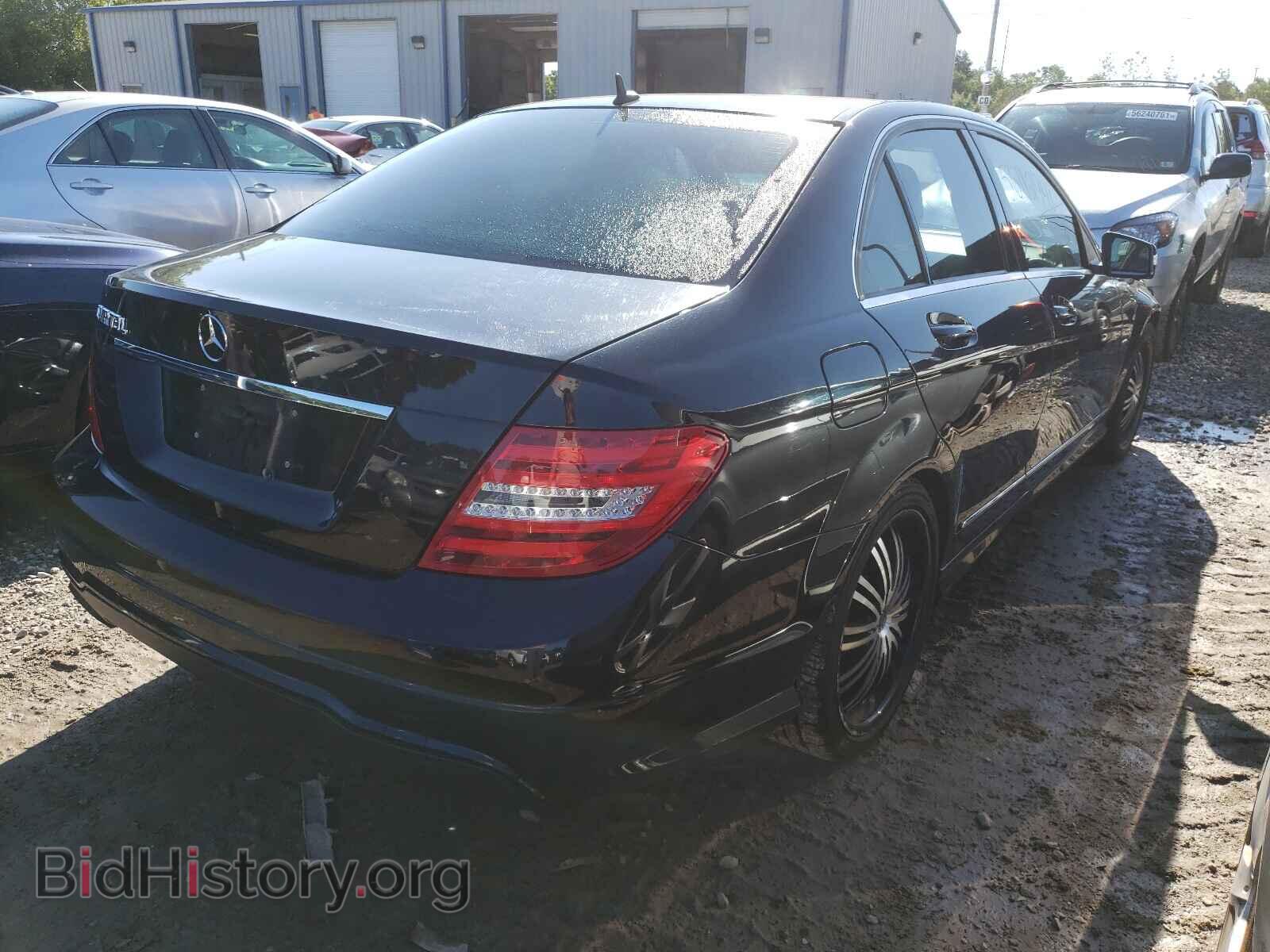 2012 MERCEDES-BENZ C-CLASS - VIN: WDDGF4HB1CA714041 - Фото 4