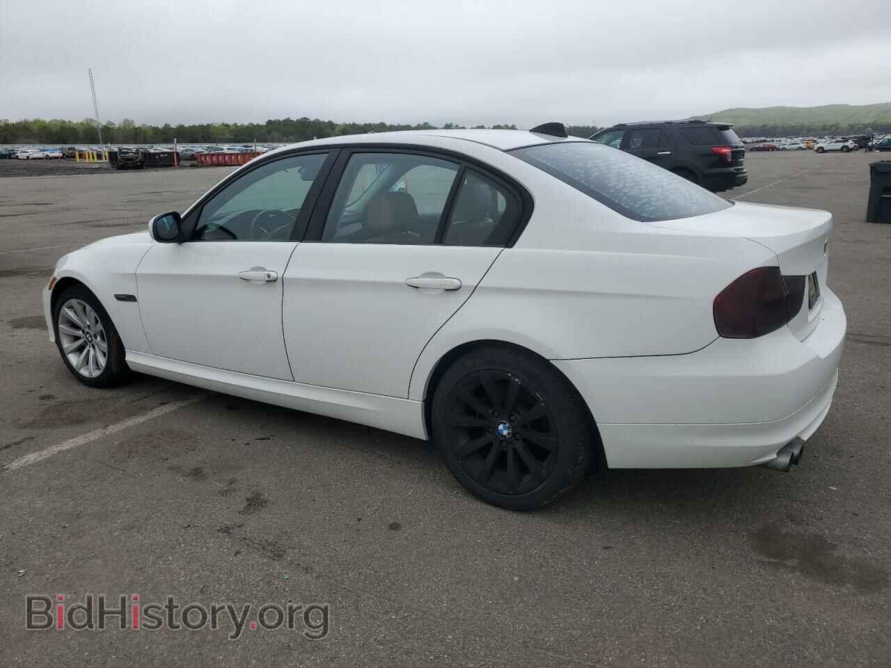 2011 BMW 3 SERIES - VIN: WBAPK5C57BF125510 - Фото 2