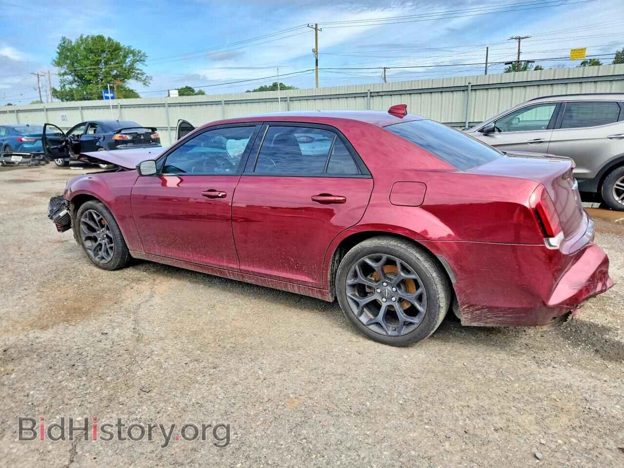 2019 CHRYSLER 300 - VIN: 2C3CCAAG7KH693769 - Фото 2