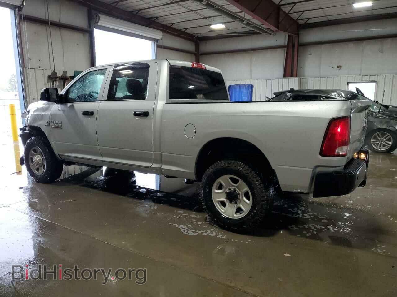 2018 RAM All Models - VIN: 3C6UR5CL8JG359921 - Фото 2