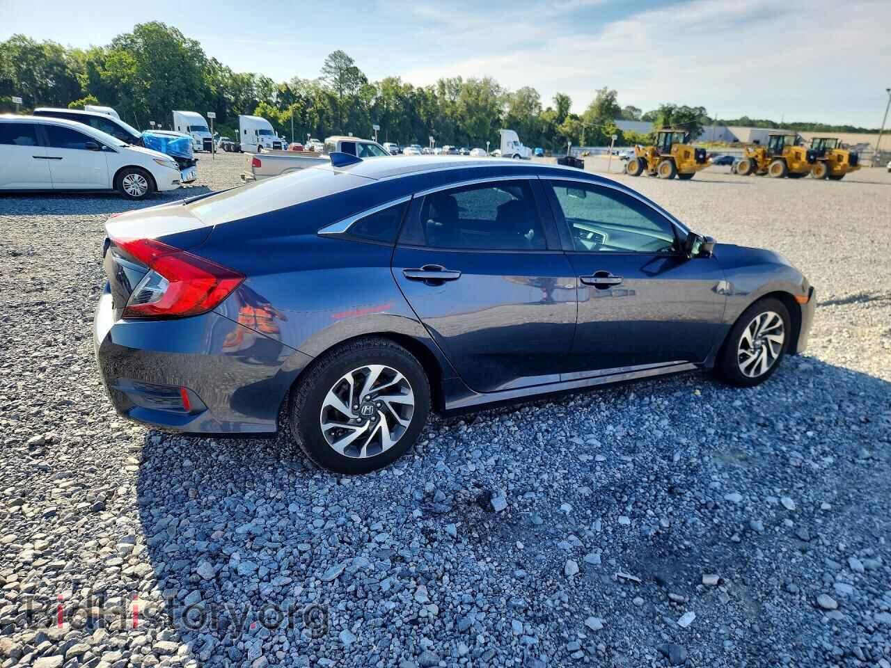 2017 HONDA CIVIC - VIN: 19XFC2F79HE071119 - Фото 3