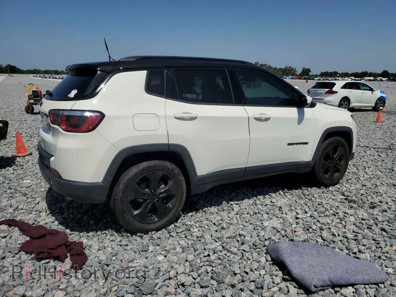 2018 JEEP COMPASS - VIN: 3C4NJCBB1JT407980 - Фото 3
