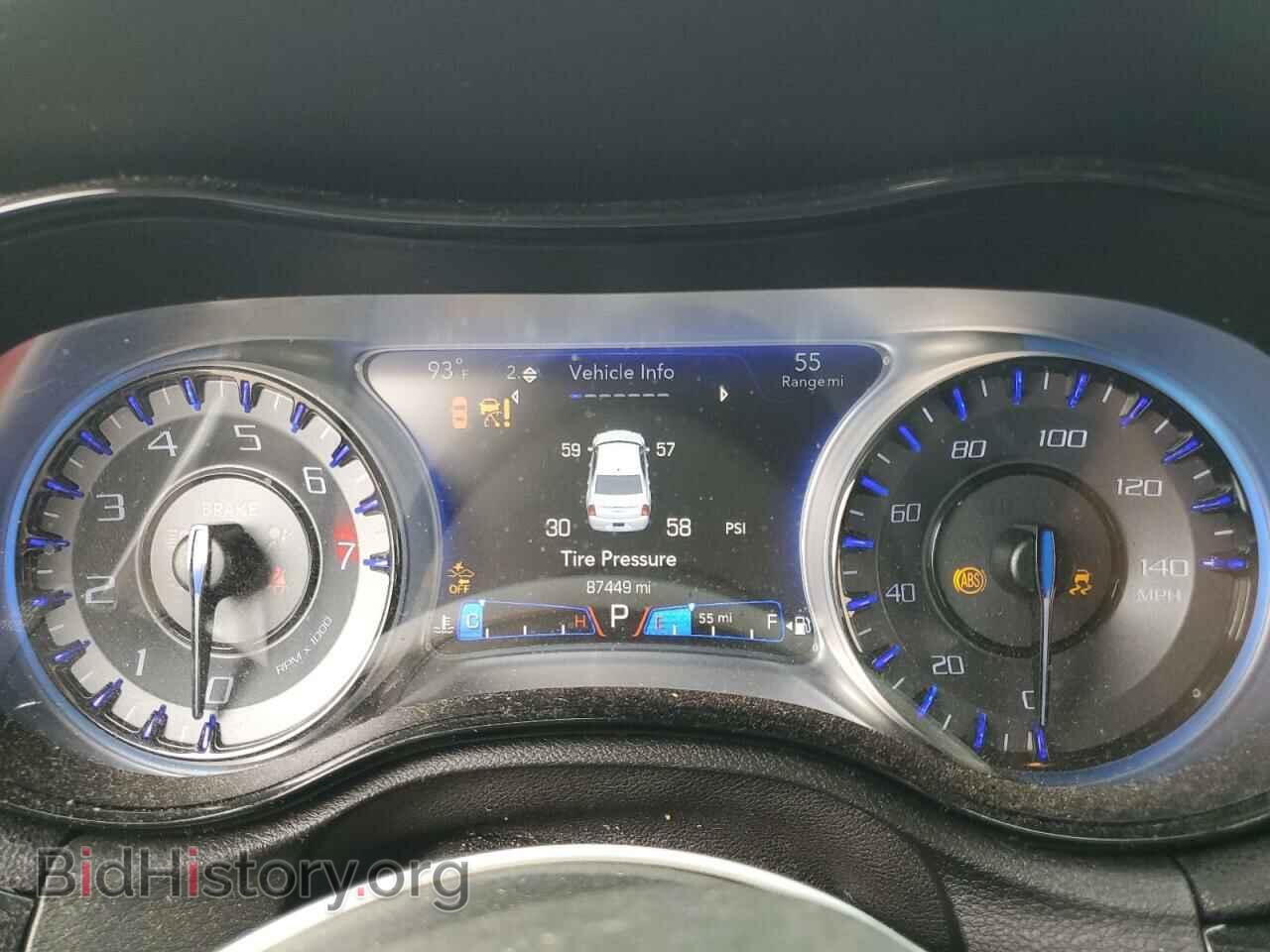 2018 CHRYSLER 300 - VIN: 2C3CCABG5JH291858 - Фото 9