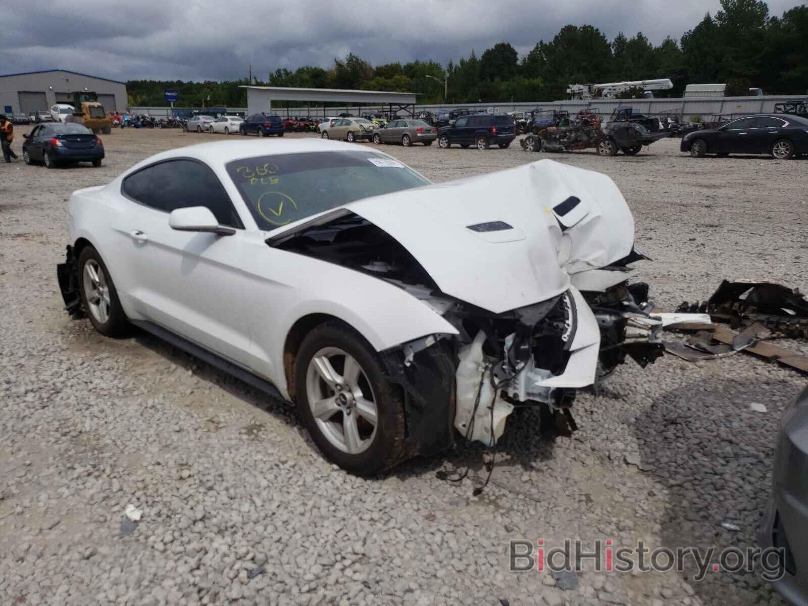 Photo 1FA6P8TH9J5121075 - FORD MUSTANG 2018