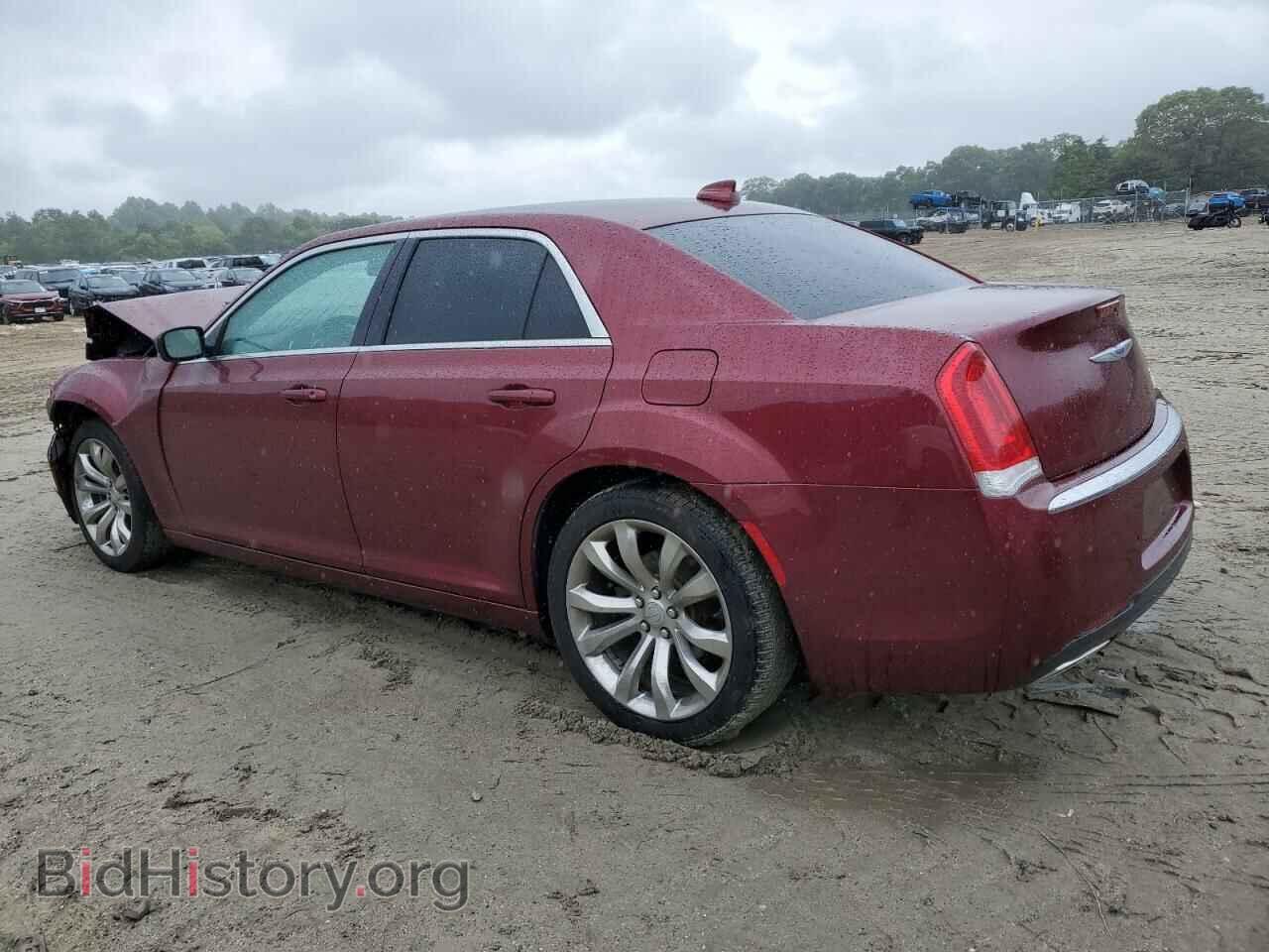 2019 CHRYSLER 300 - VIN: 2C3CCAAG6KH560209 - Фото 2