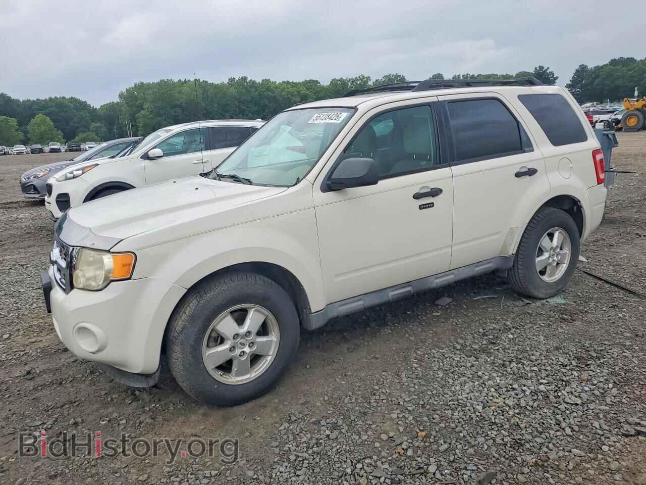 Photo 1FMCU0D77AKA52817 - FORD ESCAPE 2010