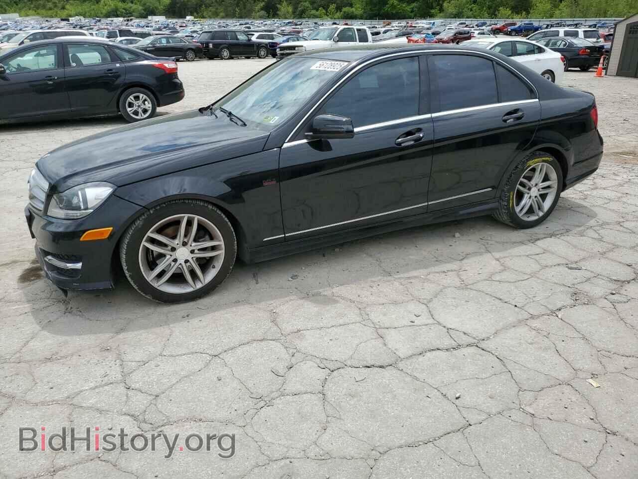 Photo WDDGF8BB4CR210889 - MERCEDES-BENZ C-CLASS 2012