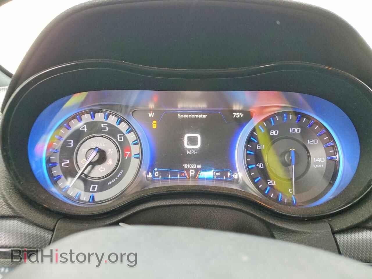 2015 CHRYSLER 300 - VIN: 2C3CCAGG8FH757038 - Фото 9