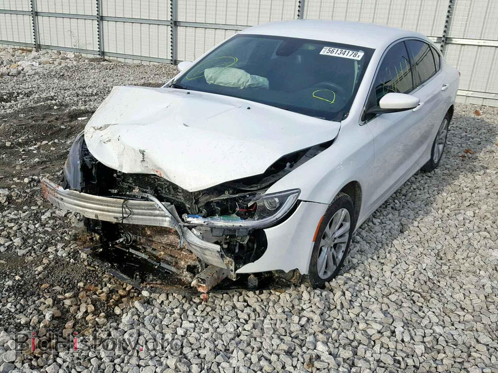 2015 CHRYSLER 200 - VIN: 1C3CCCAB2FN570930 - Фото 2