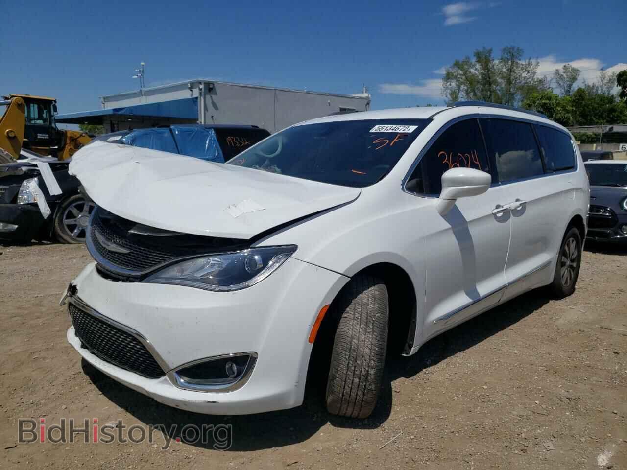 2019 CHRYSLER PACIFICA - VIN: 2C4RC1EG2KR746968 - Photo 2